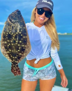 Apparel Womens Ultratek Hooded Fishing Shirt - Women's